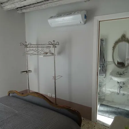 Apartment Chic *